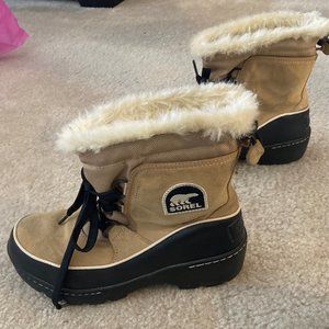 SOREL BOOTS SIZE 7